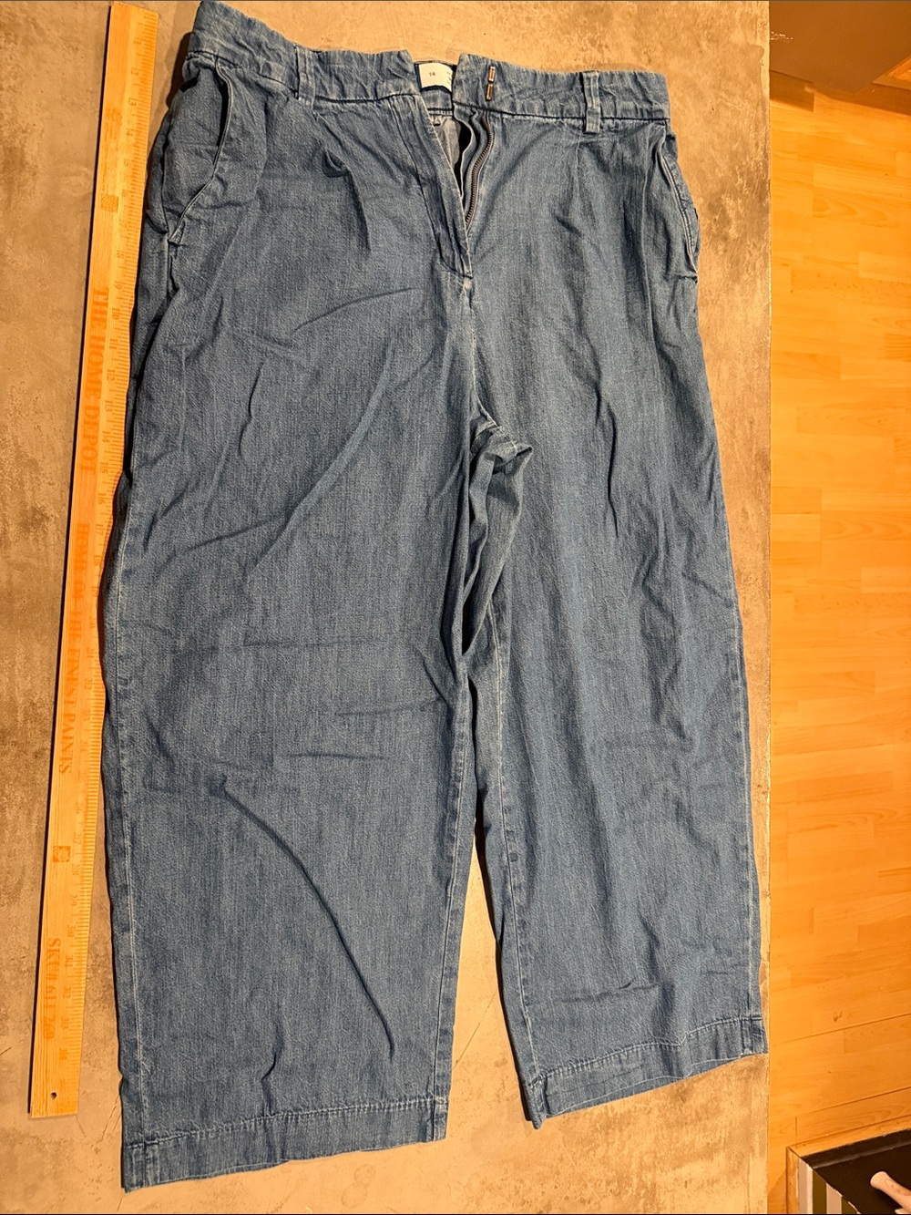 Old Navy Light Wash Wide-Leg Denim Jeans